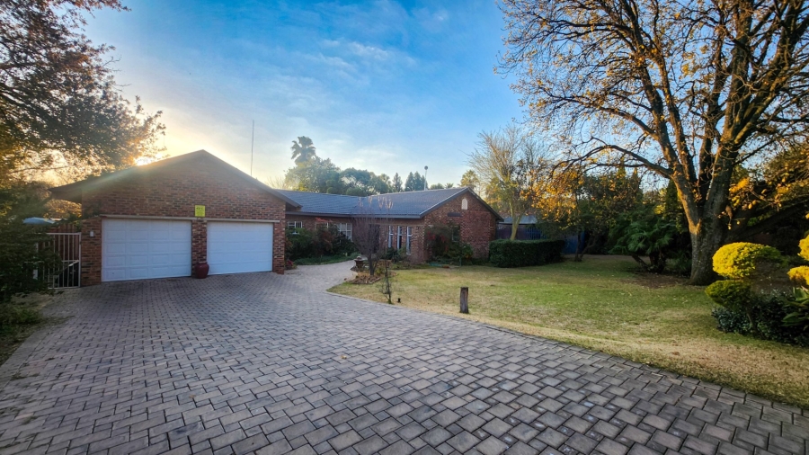 4 Bedroom Property for Sale in Wilkoppies North West